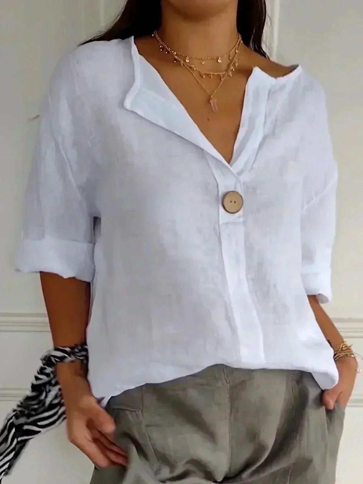 Ada™ | Relaxed V-Neck Linen Top